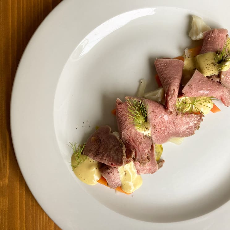 vitello tonnato con salsa senape dolce